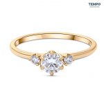 Anillos de compromiso – ORO 10K- TRES PIEDRAS AC61 - Imagen 2
