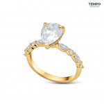 Anillo Aura Pera Deluxe – Oro corte pera 7x11mm, halo oculto y detalles exclusivos – AC77 - Imagen 9
