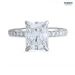 Anillo Radiante Pavé Deluxe – Oro con piedra radiante 8x10 mm y halo oculto – AC84