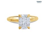 Anillo Cushion Halo Oculto – Oro con piedra cushion elongada y puente pavé – AC83 - Imagen 2