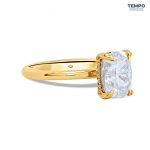 Anillo Cushion Halo Oculto – Oro con piedra cushion elongada y puente pavé – AC83 - Imagen 4