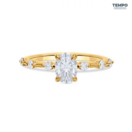 Anillo Oval Flora – Oro con piedra oval 5x7 mm, cuerpo floral y halo oculto – AC87