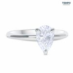 Anillo Solitario Pera Halo Oculto – Oro blanco con piedra pera 6x9 mm y puente pavé – AC82 - Imagen 3