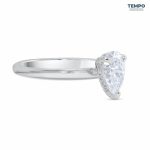 Anillo Solitario Pera Halo Oculto – Oro blanco con piedra pera 6x9 mm y puente pavé – AC82 - Imagen 5