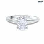 Anillo Oval Pavé Deluxe – Oro con piedra oval 7x9 mm y engaste oculto pavé – AC81 - Imagen 2