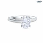 Anillo Oval Pavé Deluxe – Oro con piedra oval 7x9 mm y engaste oculto pavé – AC81 - Imagen 4