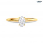 Anillo Solitario Oval – Oro con moissanita oval 4x6 mm y aro ultradelgado – AC78