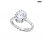Anillo Halo Oval Clásico – Oro con piedra oval 6x8 mm y halo de brillo total – AC85 - Imagen 5
