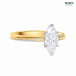Anillo Marquesa Pavé Bicolor – Oro con piedra corte marquesa y detalles en oro blanco – AC89 - Imagen 3